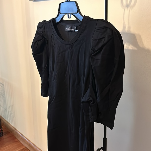 Black Stella Dress
POMANDER PLACE - Picture 7 of 7